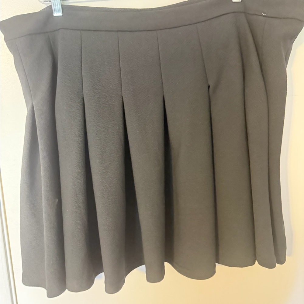 SHEIN Black Pleated Circle Skater Skirt